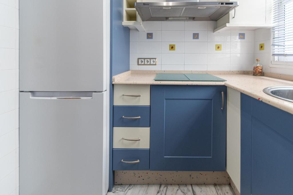 Kuchyň nebo kuchyňský kout v ubytování Apartamento Cadiz Be Kind