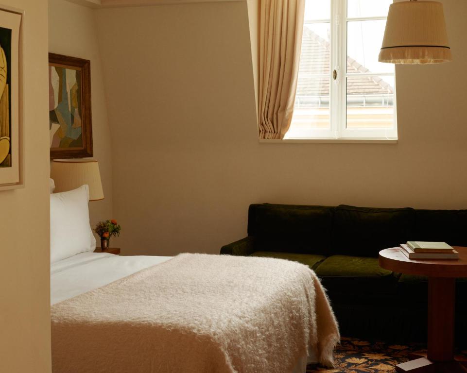 Château Voltaire - Resim 36