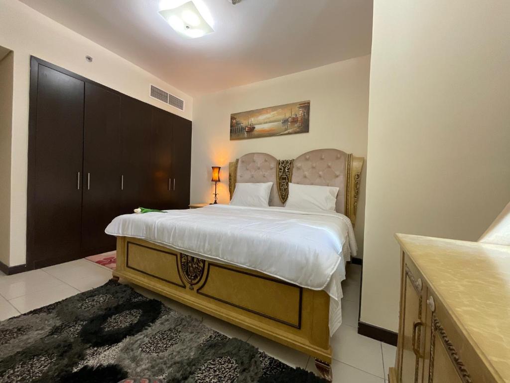 Fotografie z fotogalerie ubytování Pleasant 1BHK Condo with Pool, Gym, Hamam & more v Dubaji