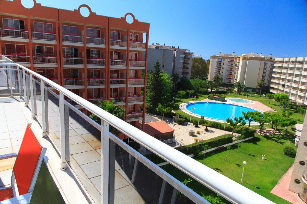 Bazén v ubytování UHC Ventura Park Apartments nebo v jeho okolí