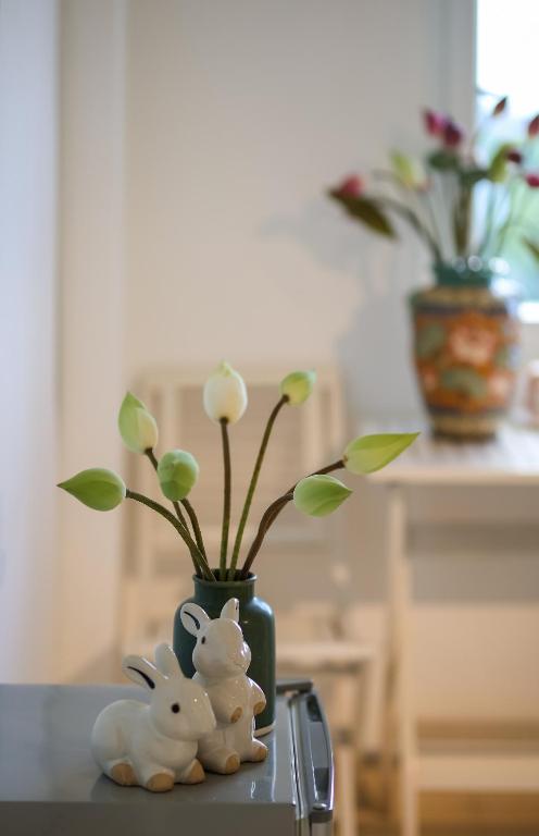 Charming Riverside Hotel - 3