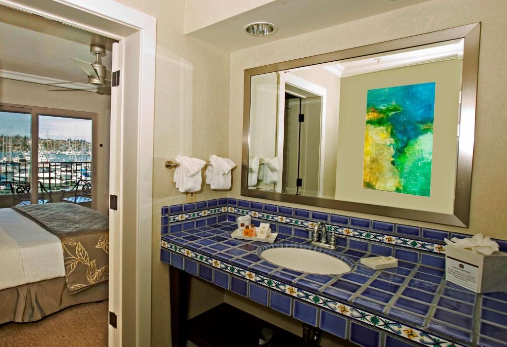 Best Western PLUS Island Palms Hotel & Marina photo