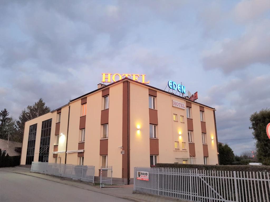 Budova, v ktorej sa hotel nachádza