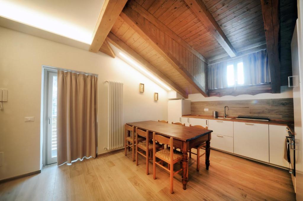 Kuchyň nebo kuchyňský kout v ubytování Appartamenti Residence Lares Ossana