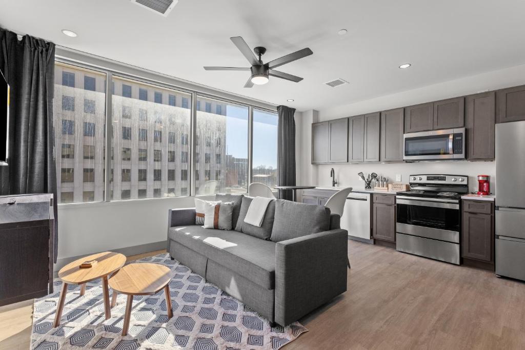175 LEX - Walkable Downtown Lexington & Rupp Arena - Full Condos - Studio Apartment