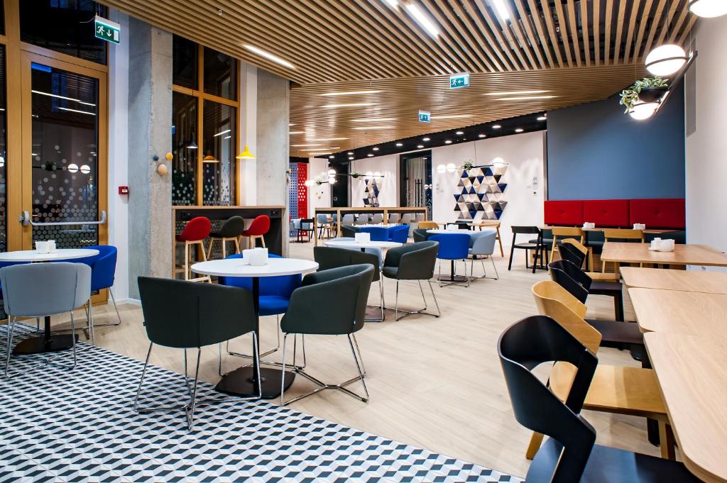 Restaurace v ubytování Holiday Inn Express Tbilisi Avlabari by IHG
