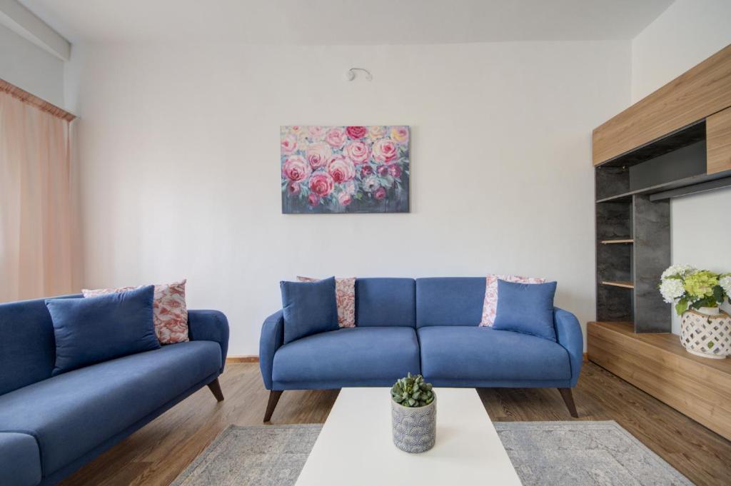 Fleur Court - Sliema 4 Bedroom Side Seaviews Apartments and Penthouse By ShortLetsMalta - Apartment