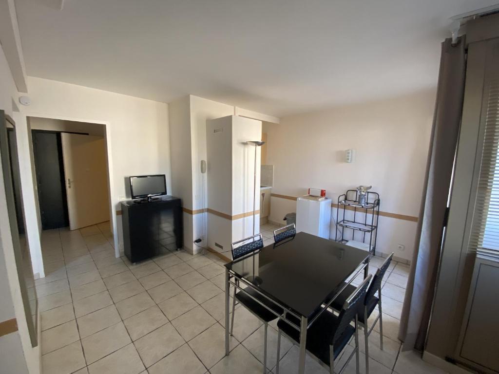 Kuchyňa alebo kuchynka v ubytovaní Résidence Graziella Appartement 427