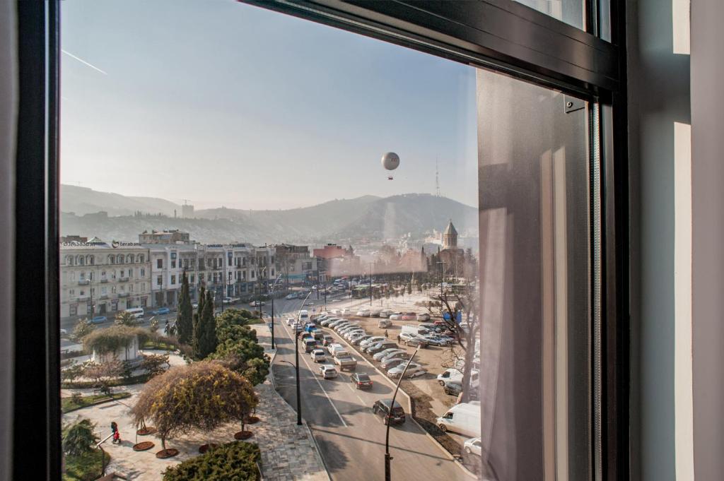 Nespecifikovaný výhled na hory nebo výhled na hory při pohledu z hotelu