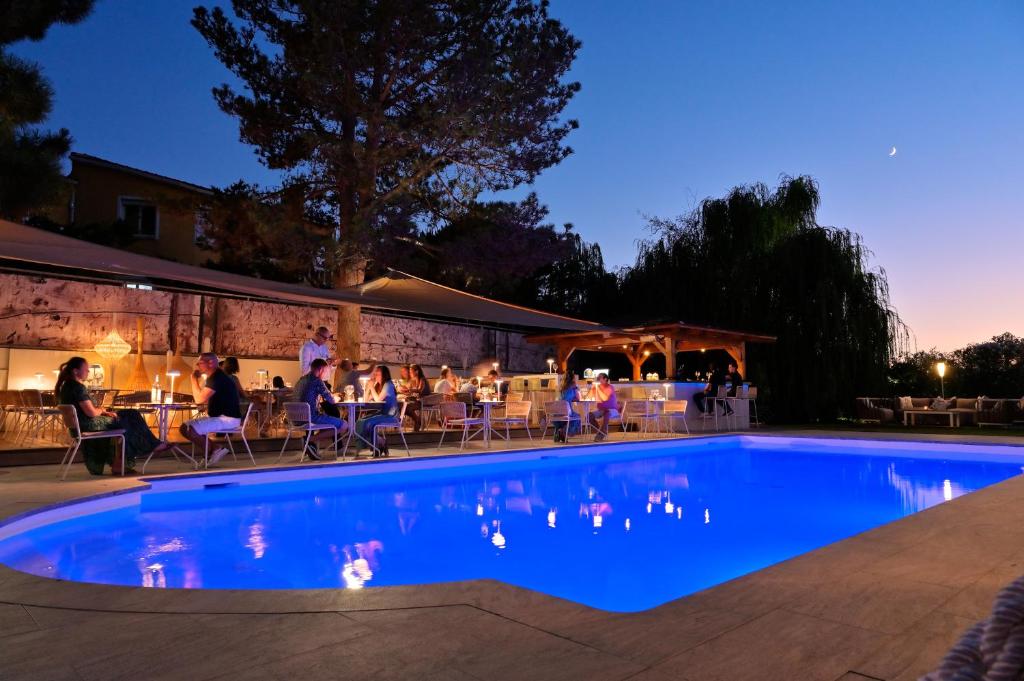 Bazén v ubytování Hotel Bartaccia nebo v jeho okolí