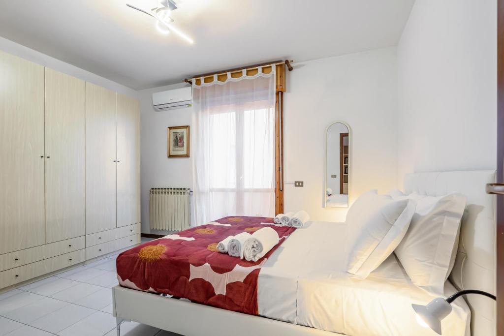 Cozy Apartment near the Hospital with 2 Balconies! - One-Bedroom Apartment
