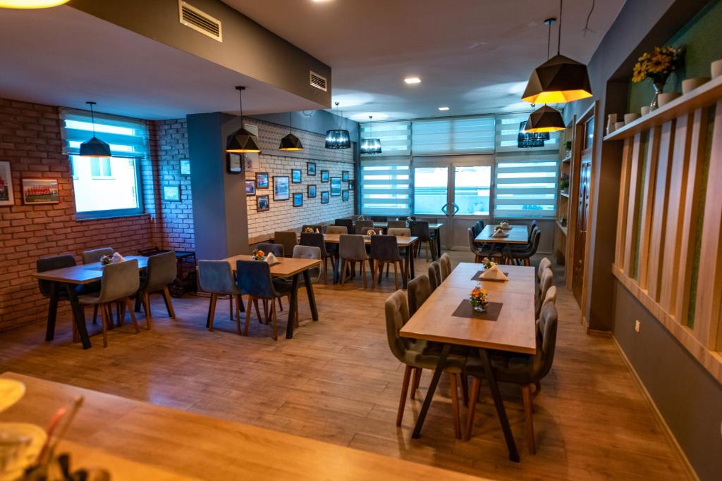 Restaurace v ubytování Hotel Oasis