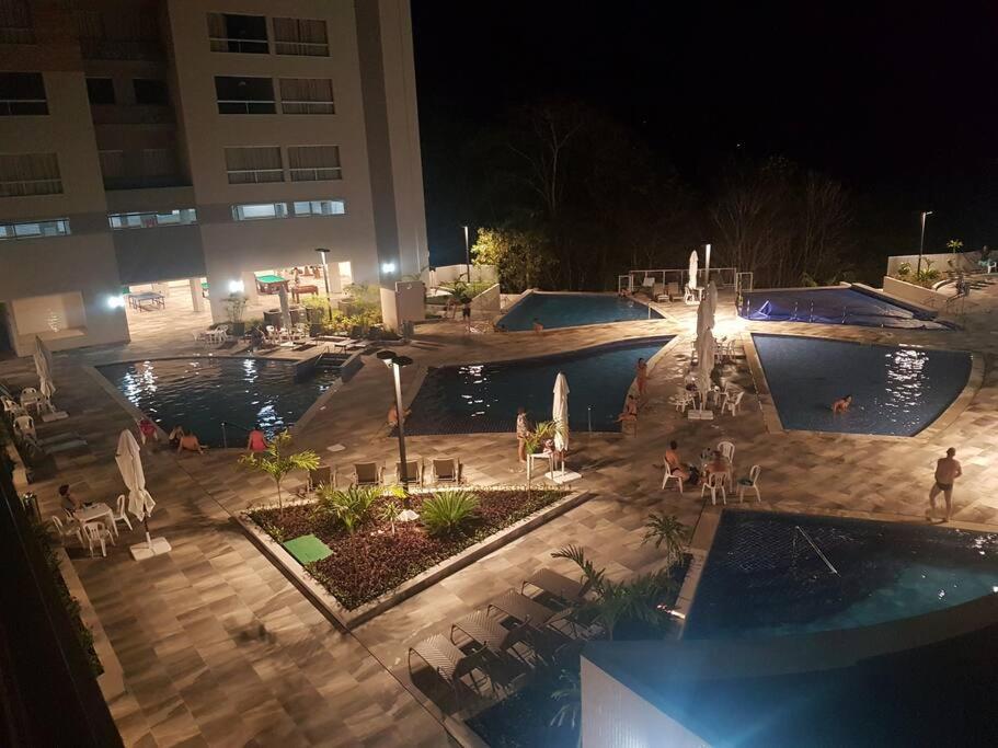 Bazén v ubytování Park Veredas Flat Service nebo v jeho okolí