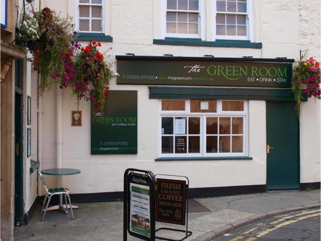 The Green Room – Photos 1