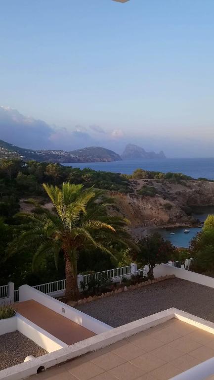 Las terrazas de Cala Codolar, Sant Josep de sa Talaia ...