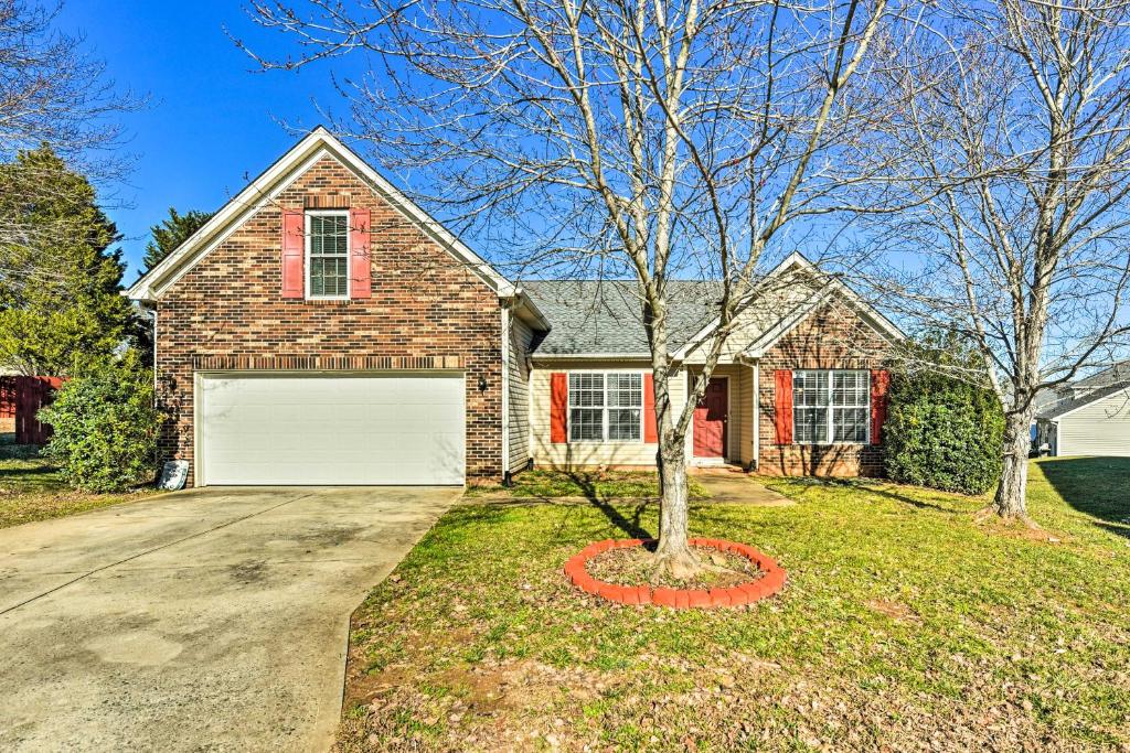 Gallery image of Charlotte Vacation Rental - 15 Mi to Downtown in Huntersville