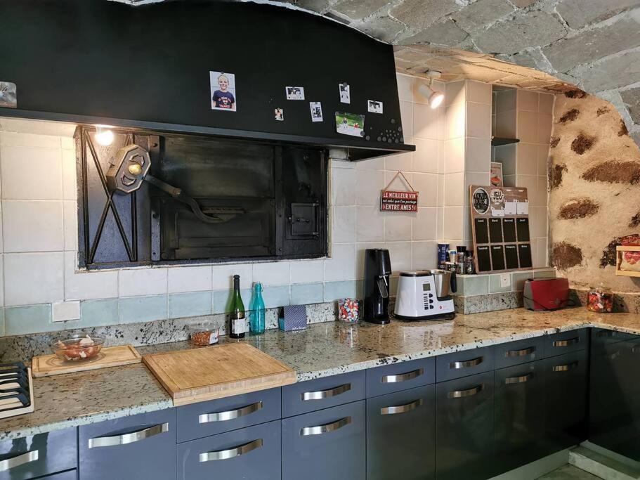 Zdjęcie z galerii obiektu Ferme rénovée avec Piscine w mieście Polignac