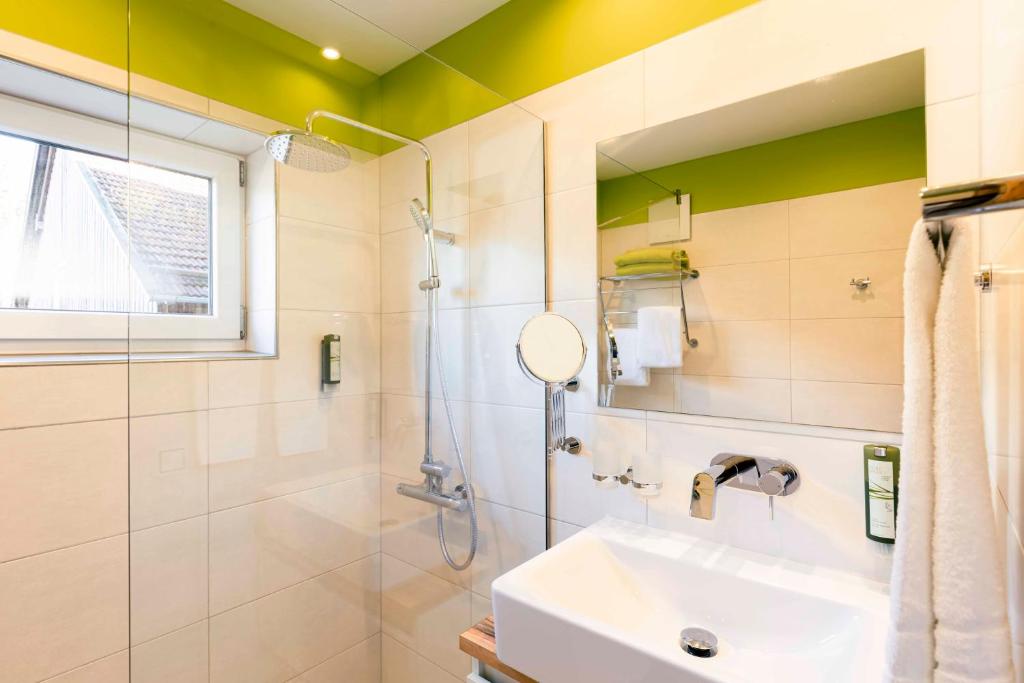 Landhotel GrünWies -Bonsai-Wellness Garni - Superior Twin Room With Garden View