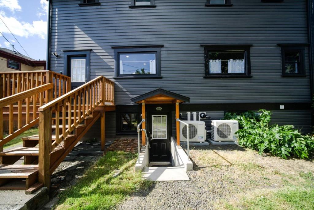 Downtown Albany Boho Inn photo