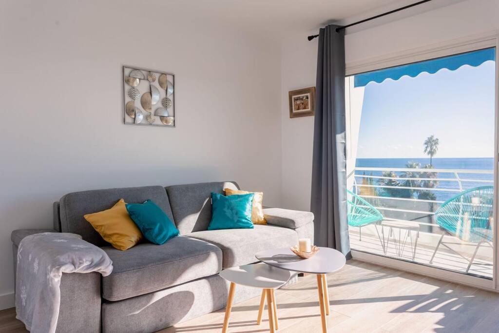 Posedenie v ubytovaní Apartment With Panoramic Sea View, Walk To The Beach - Maréchal Juin by Halldis