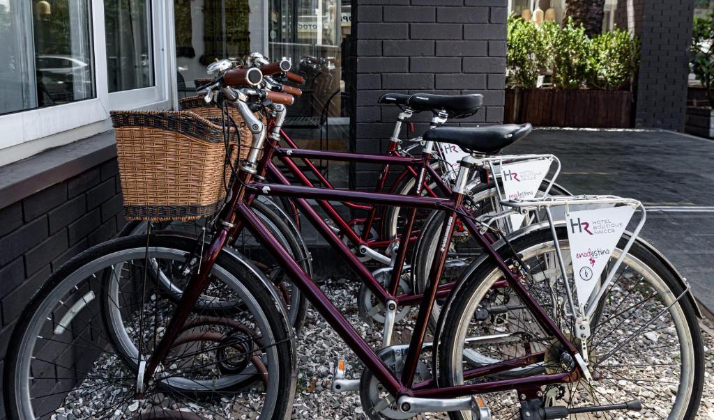 two bikes parked in front of a house at Hotel Boutique Raíces in Curicó