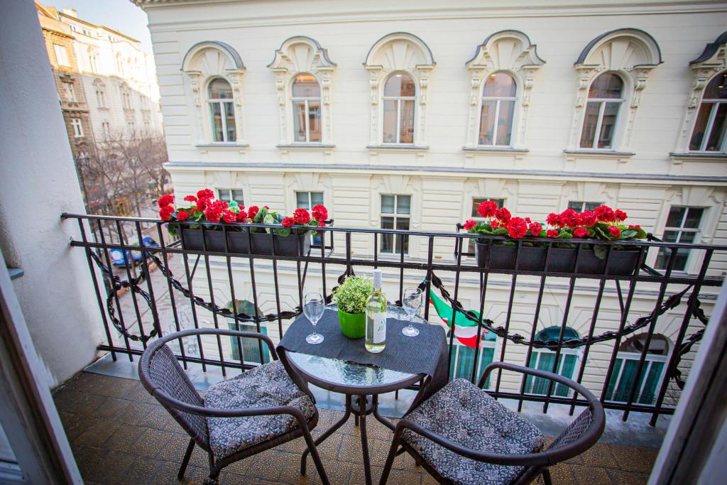 A balcony or terrace at Váci Street Studio