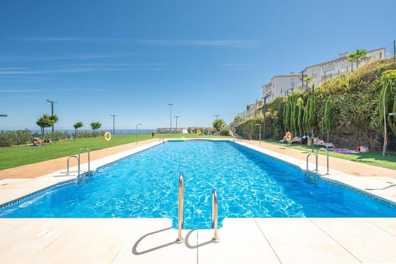 Bazén v ubytování Small Oasis P&O Serviced Apartments nebo v jeho okolí