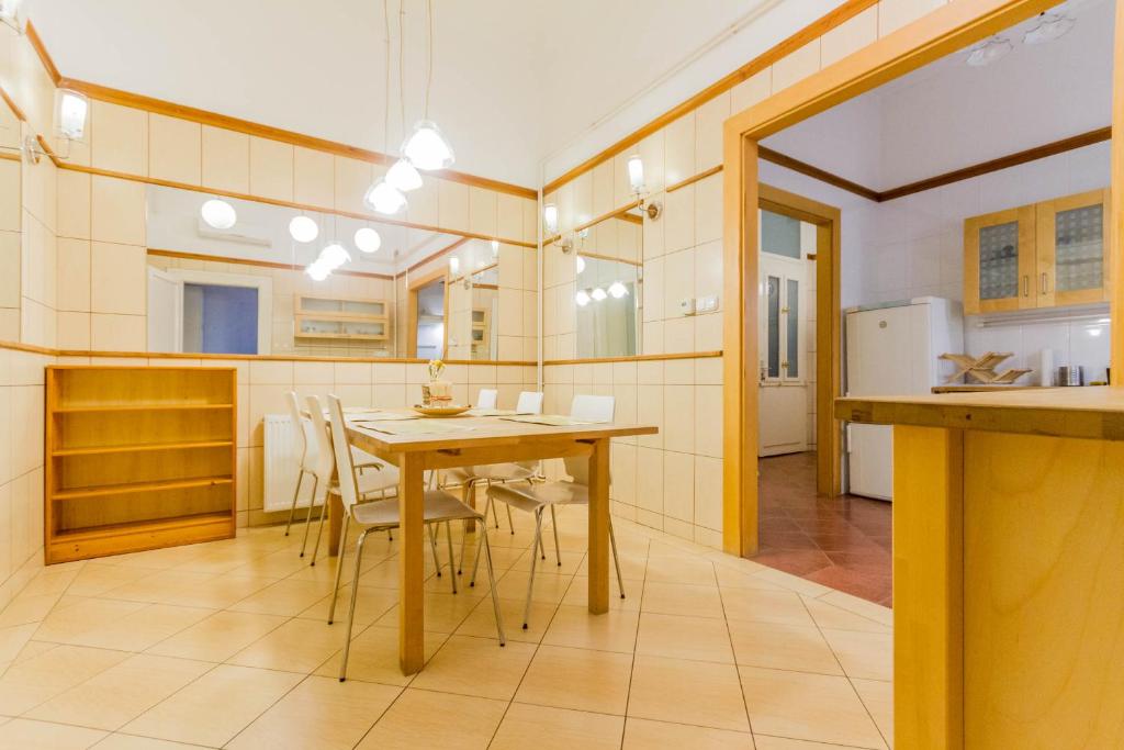 A kitchen or kitchenette at Friend of Deák Ferenc
