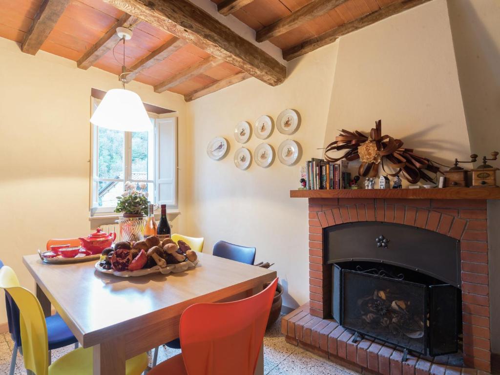 Fotografia z galérie ubytovania Unwind in a Cozy Home v destinácii Pescaglia