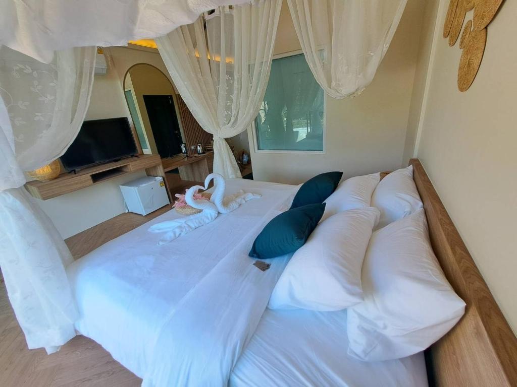 Baan Nai Baan Nok Resort - Suite Met Spa -bad