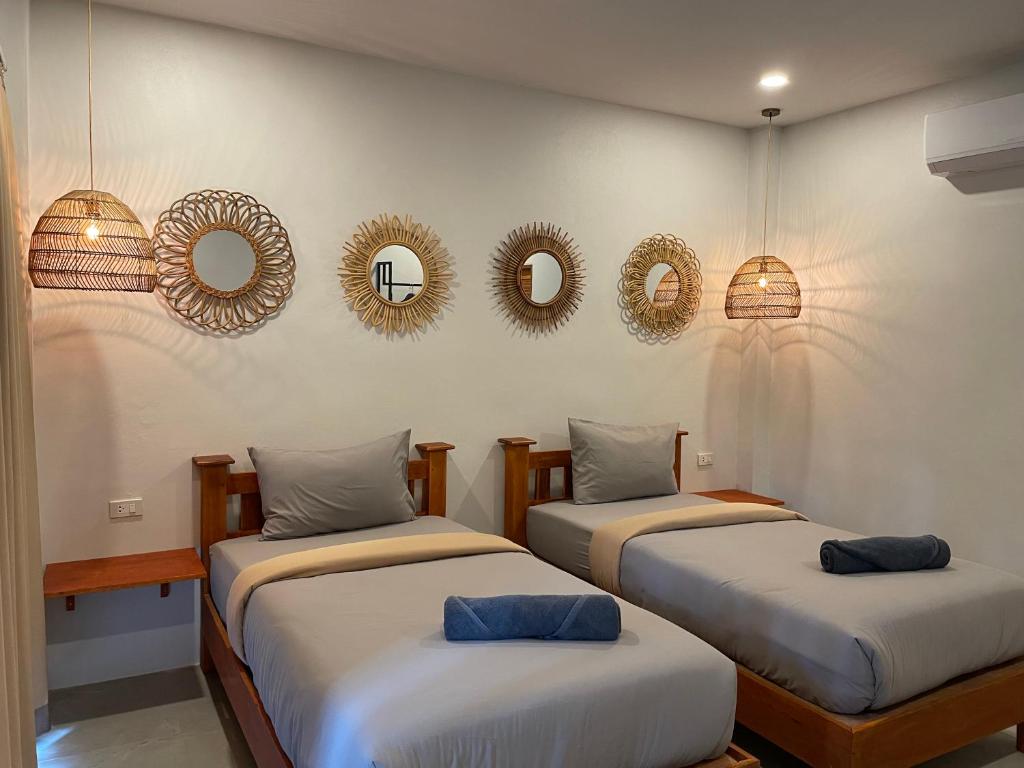 All At Sea Beach Resort - 17