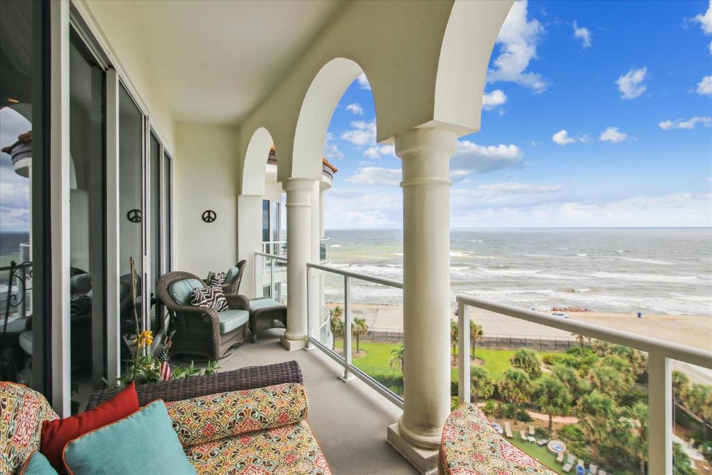 Diamond Beach 7PH3 Italian Villa, Galveston (updated prices 2024)