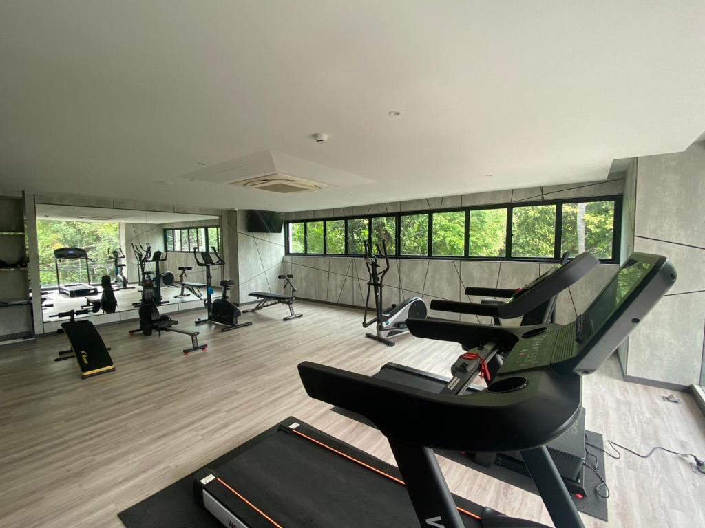 Fitness centrum a/nebo fitness zařízení v ubytování THE TJ HOTEL Pattaya