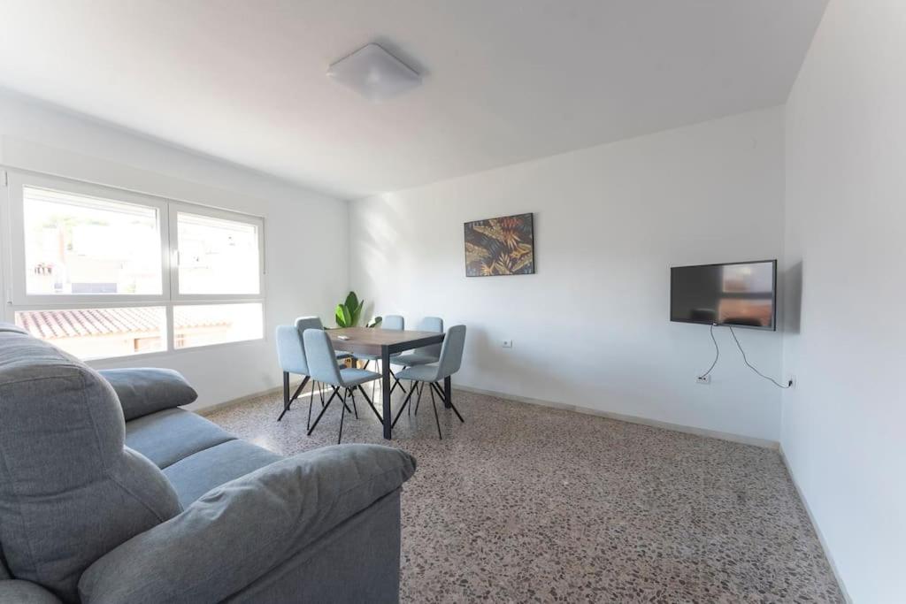 Televízia a/alebo spoločenská miestnosť v ubytovaní Precioso apartamento en altura