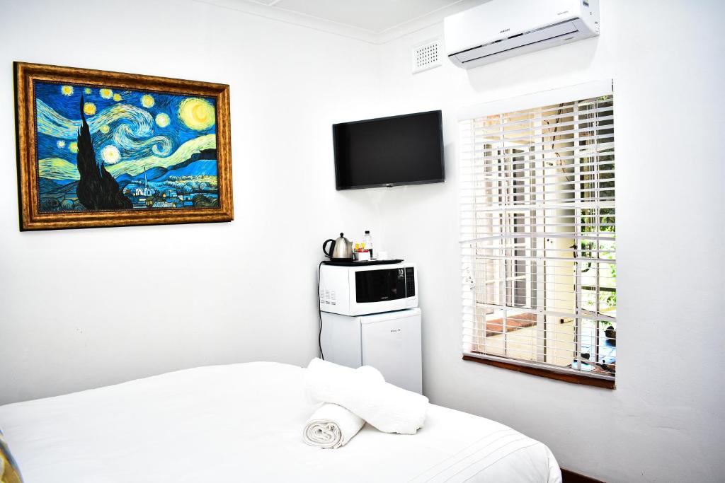 Heroes Garden Lodge - Budget Twin Room