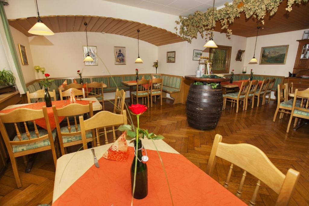 Restaurace v ubytování Brauereigasthof Engel