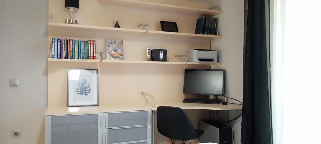 Knižnica v apartmáne