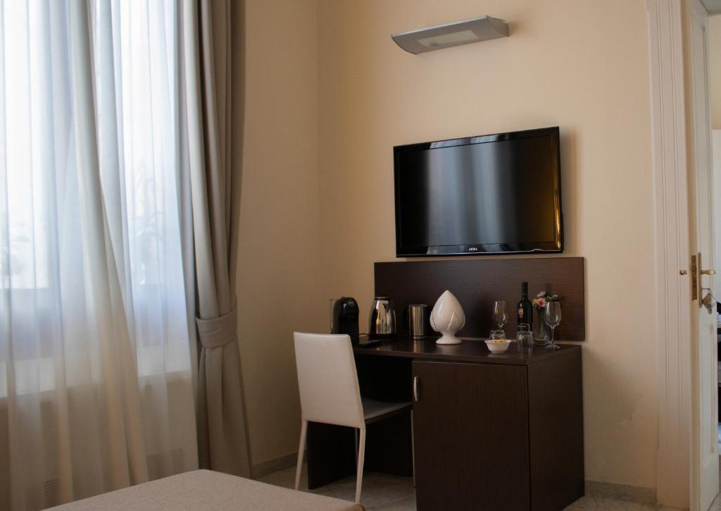 TV a/nebo společenská místnost v ubytování Apollo Suites