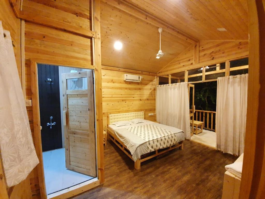 Riverland Resort & Lawn, Māngaon Updated 2023 Prices