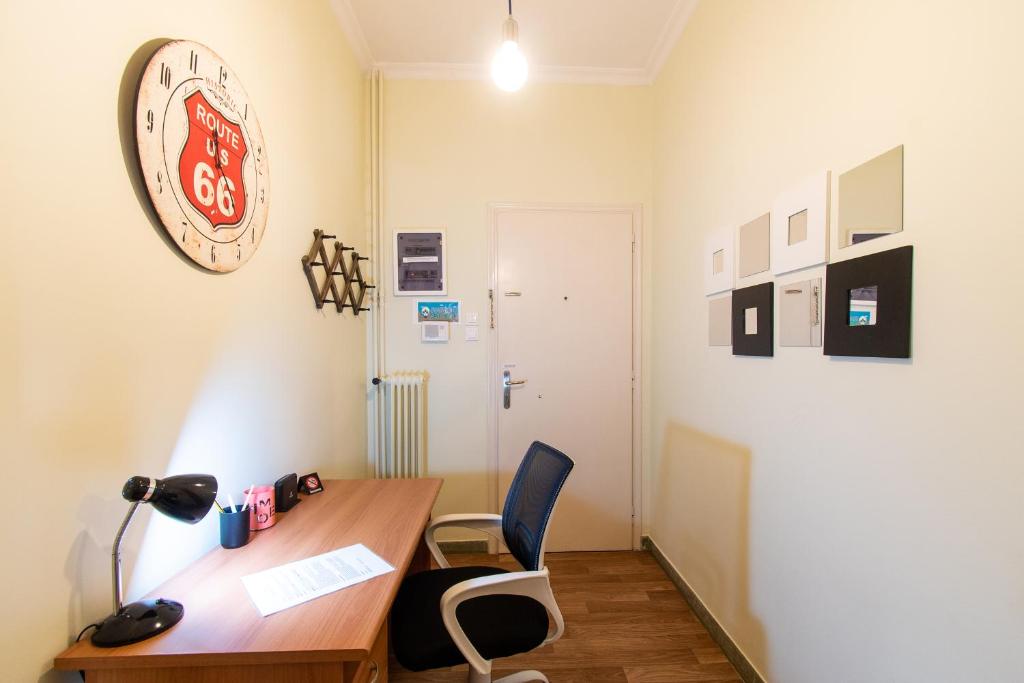 Televízia a/alebo spoločenská miestnosť v ubytovaní The Gallery Apartment