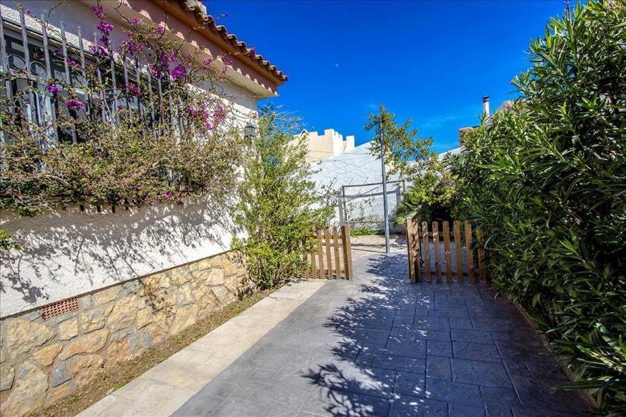 Fotografia z galérie ubytovania Catalunya Casas Beach Vibes Villa less than 1km to town and sea! v destinácii Hospitalet de l'Infant
