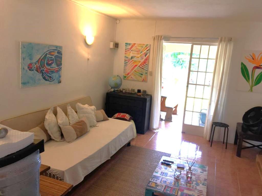 Posezení v ubytování La Preneuse sur Mer Appartement