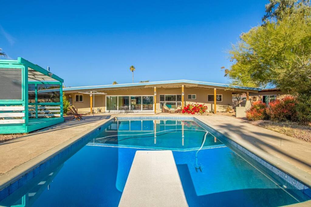 Mid-Century Modern GEM