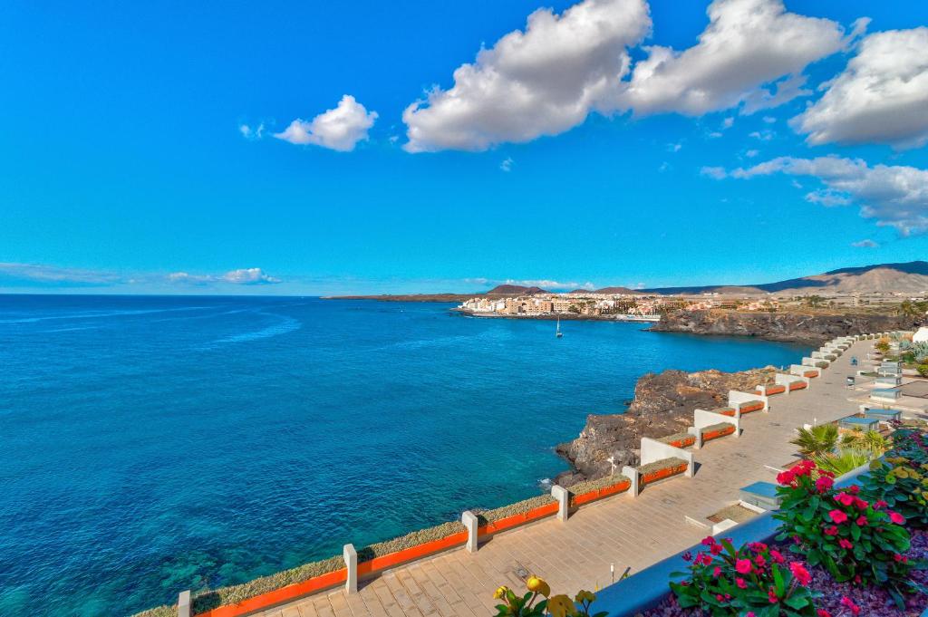 Fotografie z fotogalerie ubytování Apto 143 Wonderful Sea View Apartment with swimming pool v destinaci Arona