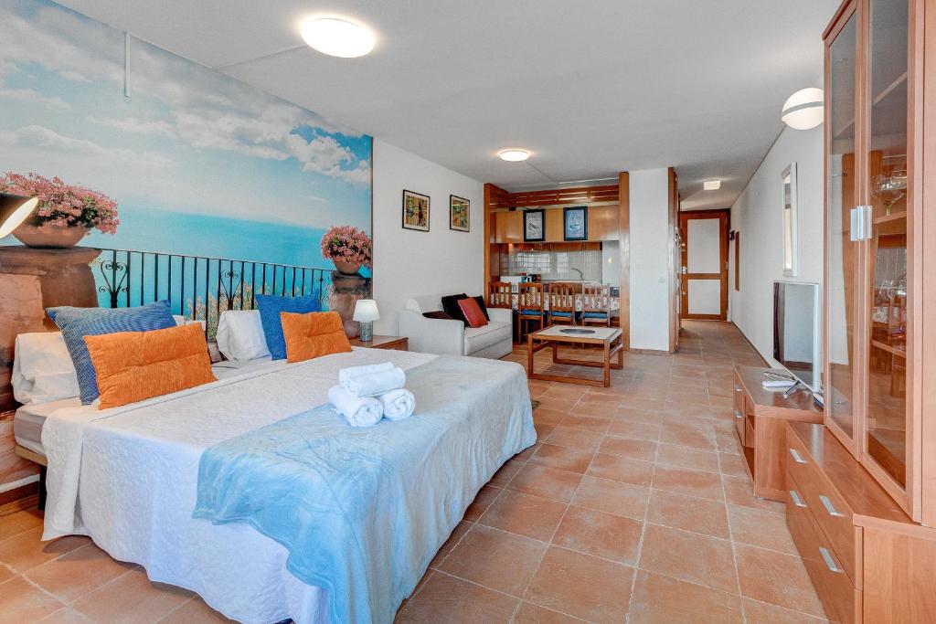 Fotografie z fotogalerie ubytování Apto 143 Wonderful Sea View Apartment with swimming pool v destinaci Arona