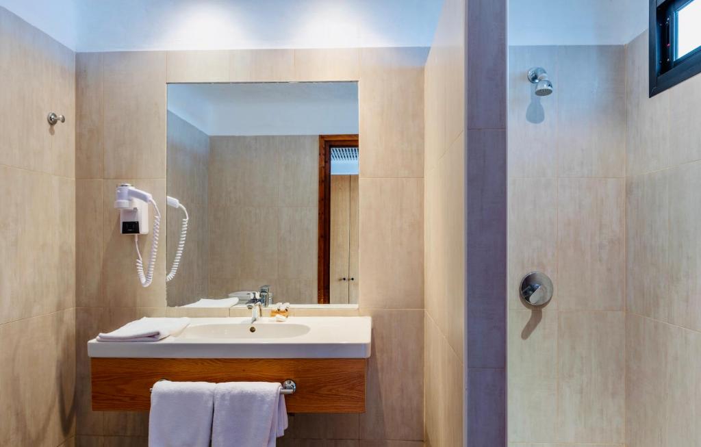 Ένα μπάνιο στο Hotel Kabila
