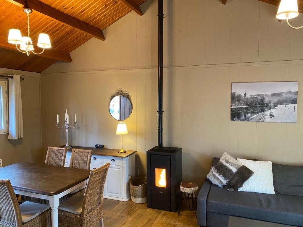 Posezení v ubytování Chalet234 in La Boverie