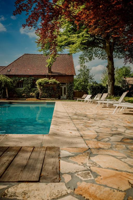 Bazén v ubytování Relais M B&B nebo v jeho okolí