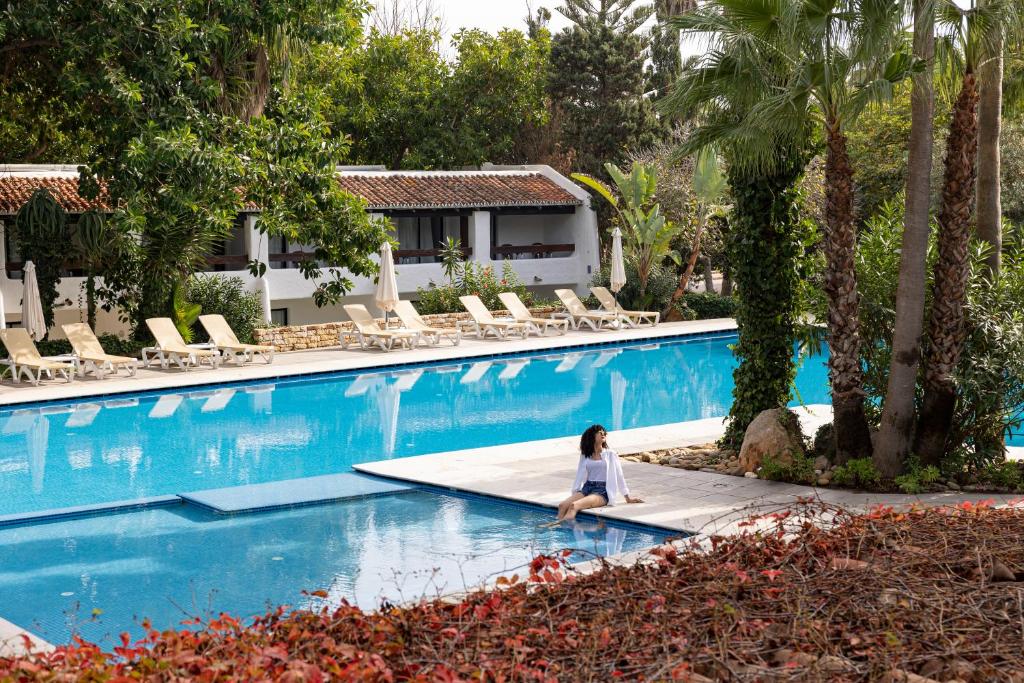 Πισίνα στο ή κοντά στο Hotel Kabila