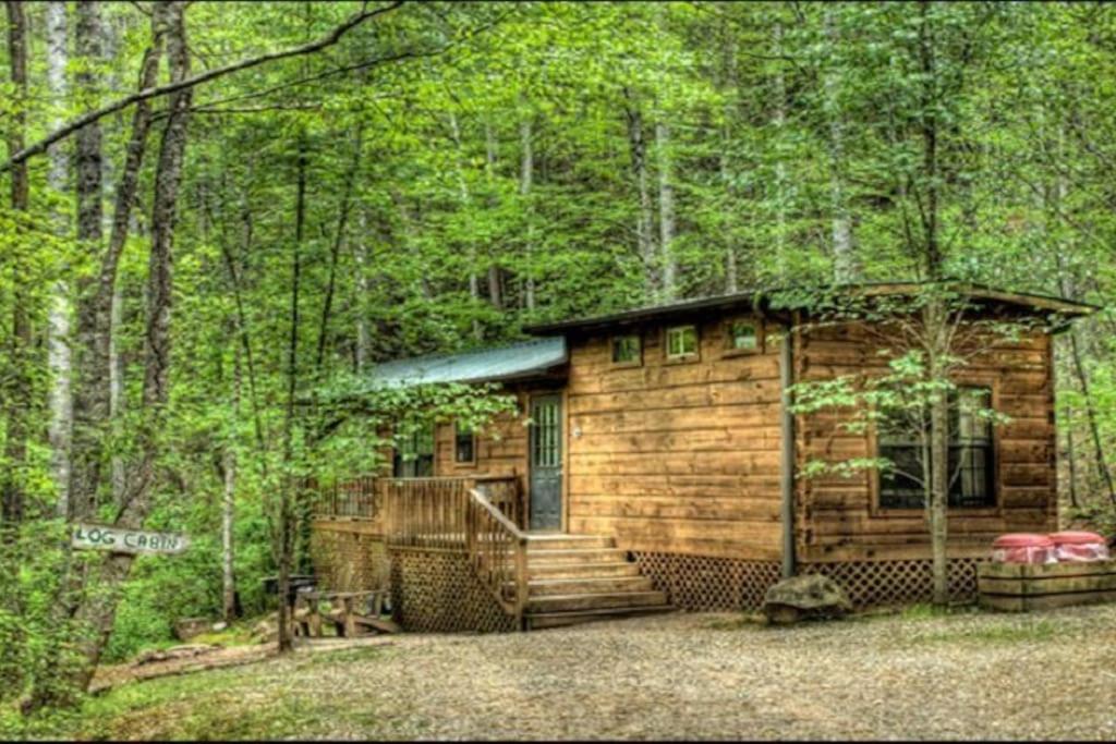 Log Cabin Tiny Home, Bryson City (updated prices 2024)